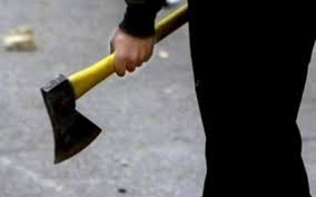 Qadın ərini balta ilə qətlə yetirdi